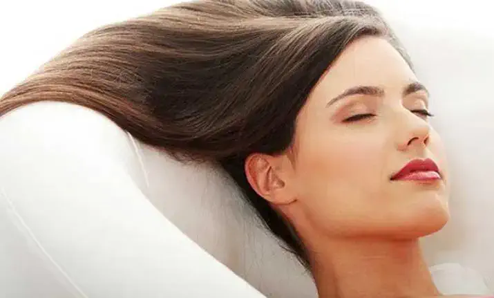 Dưỡng ẩm và massage da đầu